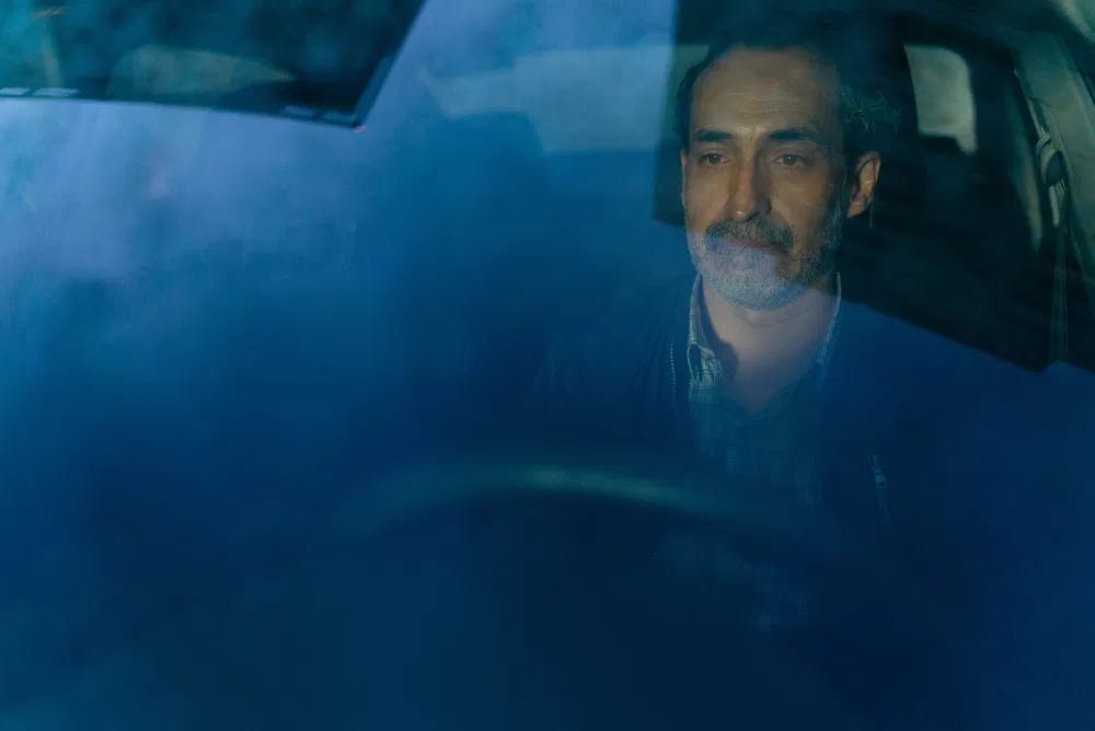 Pro behind the wheel: Mexican acting royalty like Bruno Bichir alternates with great newcomers in "Rain" / Photo courtesy of Central Films.