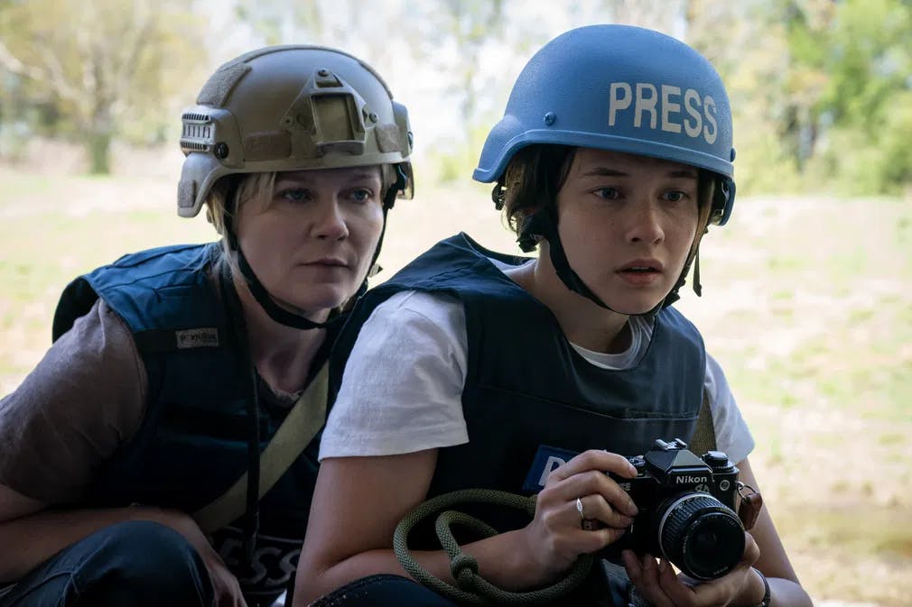 War is Hell, and Gold at the Box Office: Kirsten Dunst and Cailee Spaeny shot scenes from a "Civil War." / Photo courtesy of A24.